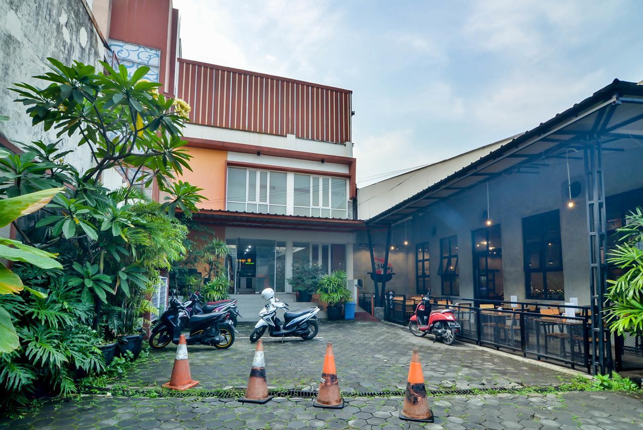 Image Hotel And Resto Bandung Exterior photo